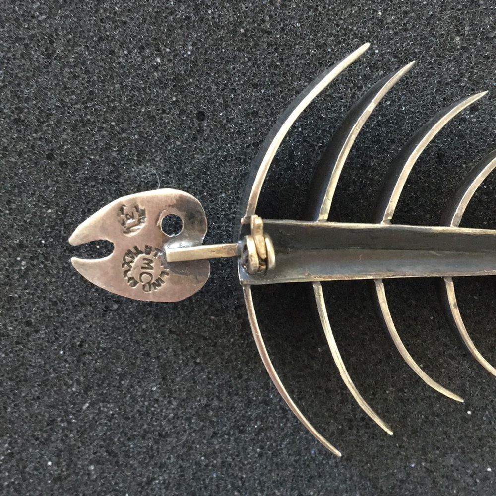 Fish bone silver brooch - Picture 2 of 3
